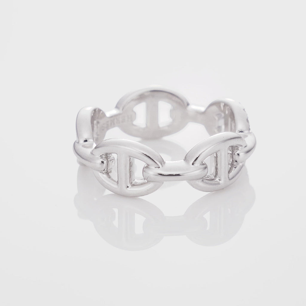18K Gold 0.11ct Oval Link Ring with Diamond Accent 18K Gold 0.11ct Oval Link Ring with Diamond Accent